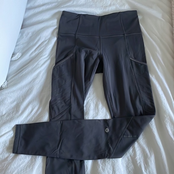 Gray Lululemon Leggings Size 4 - Picture 1 of 4